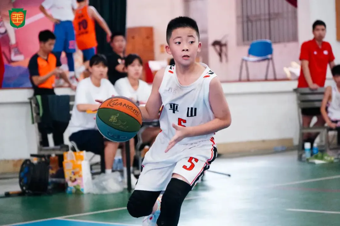 刻苦训练篮球时如何避免受伤的建议_0